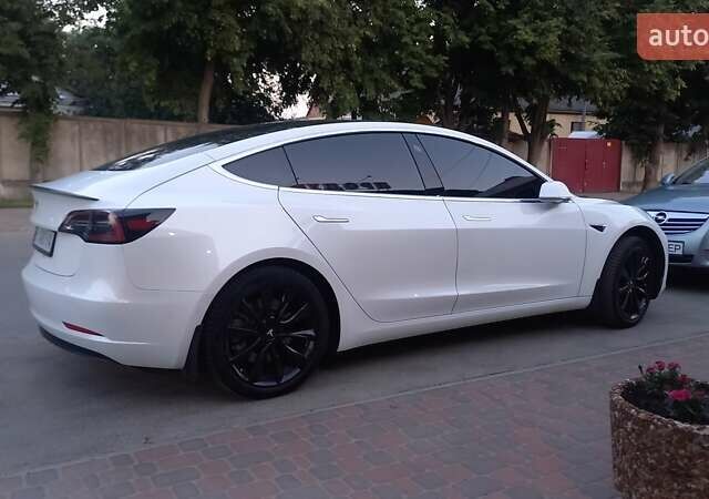 Белый Тесла Модель 3, объемом двигателя 0 л и пробегом 156 тыс. км за 14900 $, фото 2 на Automoto.ua