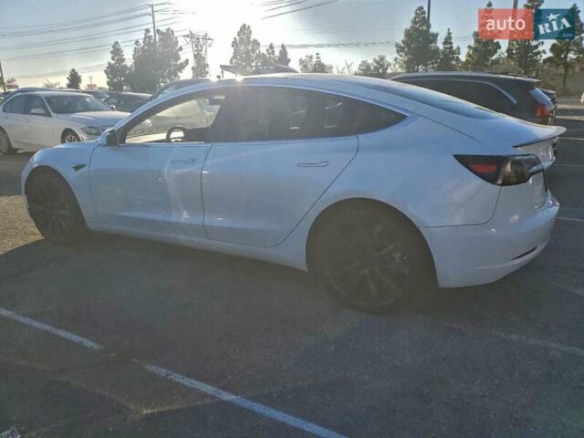Белый Тесла Модель 3, объемом двигателя 0 л и пробегом 85 тыс. км за 6400 $, фото 2 на Automoto.ua