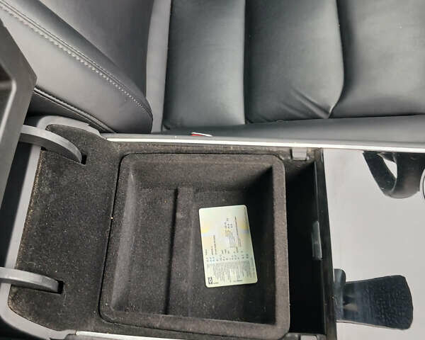 Білий Тесла Модель 3, об'ємом двигуна 0 л та пробігом 65 тис. км за 17700 $, фото 26 на Automoto.ua