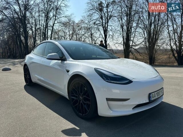 Белый Тесла Модель 3, объемом двигателя 0 л и пробегом 80 тыс. км за 21000 $, фото 1 на Automoto.ua