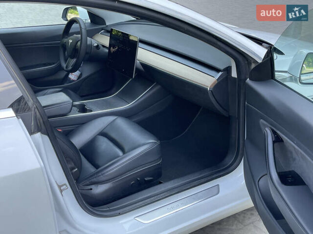 Білий Тесла Модель 3, об'ємом двигуна 0 л та пробігом 262 тис. км за 18400 $, фото 15 на Automoto.ua