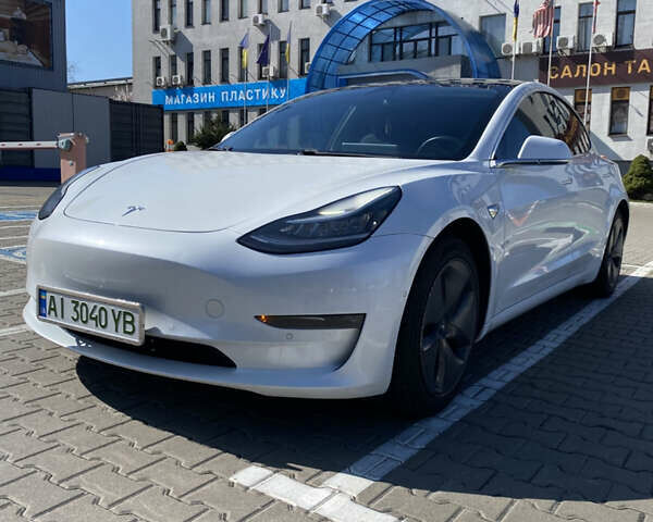 Белый Тесла Модель 3, объемом двигателя 0 л и пробегом 117 тыс. км за 21900 $, фото 2 на Automoto.ua