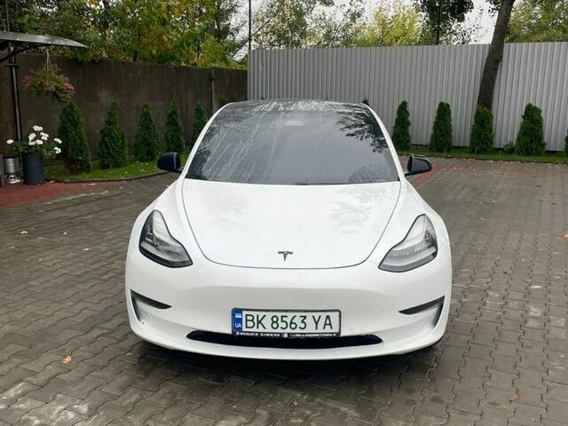 Белый Тесла Модель 3, объемом двигателя 0 л и пробегом 170 тыс. км за 13750 $, фото 1 на Automoto.ua