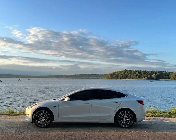 Белый Тесла Модель 3, объемом двигателя 0 л и пробегом 108 тыс. км за 18400 $, фото 13 на Automoto.ua