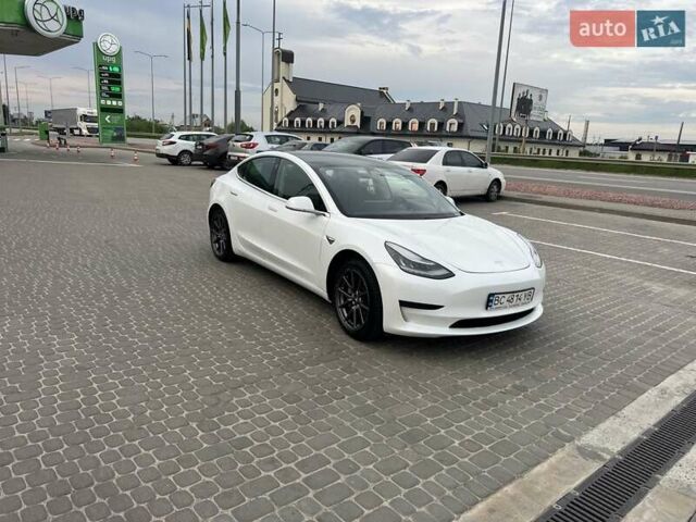 Білий Тесла Модель 3, об'ємом двигуна 0 л та пробігом 107 тис. км за 17500 $, фото 1 на Automoto.ua