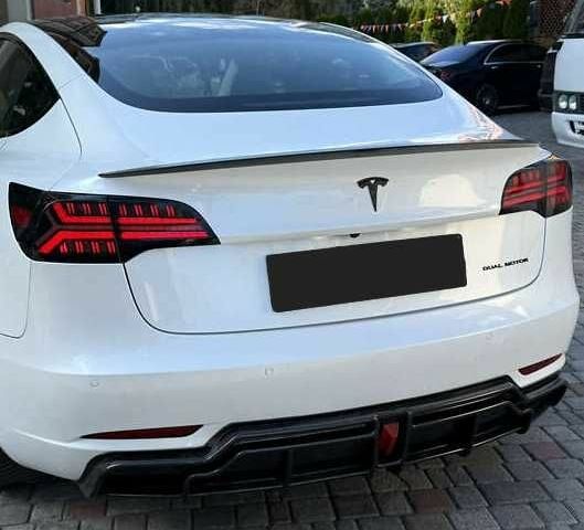 Белый Тесла Модель 3, объемом двигателя 0 л и пробегом 65 тыс. км за 17000 $, фото 6 на Automoto.ua