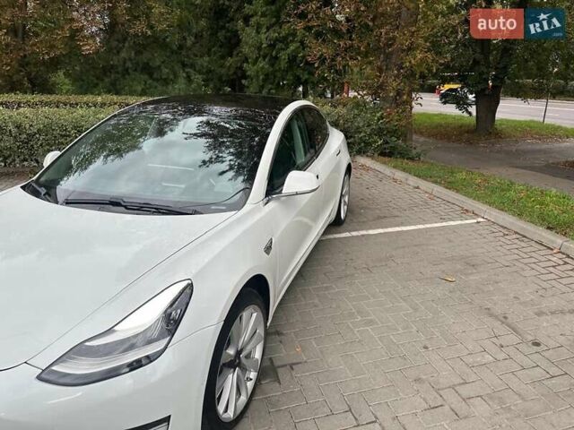 Белый Тесла Модель 3, объемом двигателя 0 л и пробегом 79 тыс. км за 16500 $, фото 2 на Automoto.ua