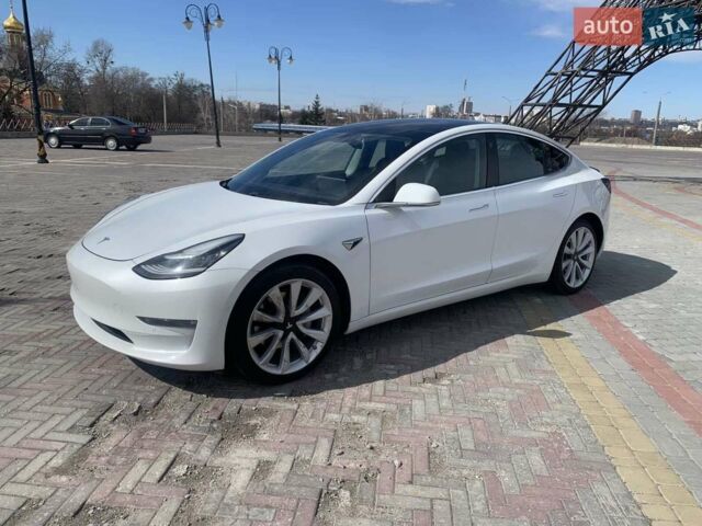 Белый Тесла Модель 3, объемом двигателя 0 л и пробегом 167 тыс. км за 25500 $, фото 6 на Automoto.ua