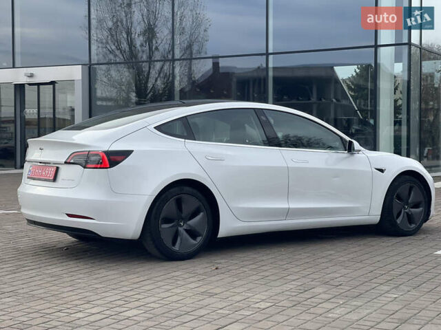 Белый Тесла Модель 3, объемом двигателя 0 л и пробегом 120 тыс. км за 17000 $, фото 10 на Automoto.ua