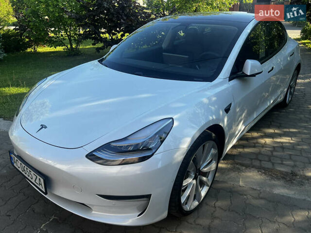 Белый Тесла Модель 3, объемом двигателя 0 л и пробегом 72 тыс. км за 22500 $, фото 3 на Automoto.ua