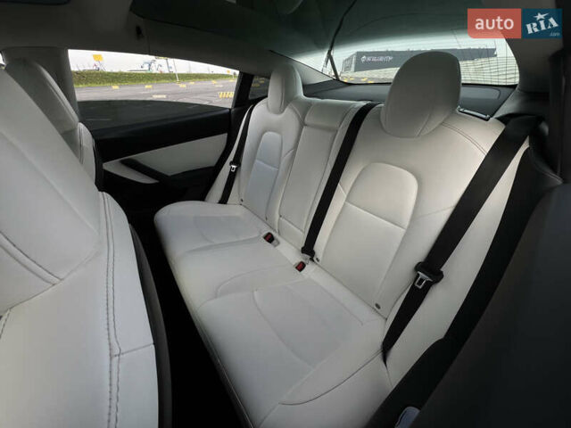 Белый Тесла Модель 3, объемом двигателя 0 л и пробегом 115 тыс. км за 17300 $, фото 16 на Automoto.ua