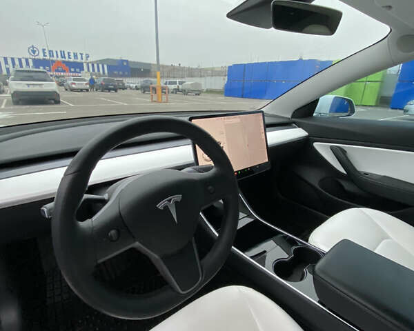 Белый Тесла Модель 3, объемом двигателя 0 л и пробегом 110 тыс. км за 17600 $, фото 19 на Automoto.ua