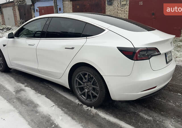 Белый Тесла Модель 3, объемом двигателя 0 л и пробегом 96 тыс. км за 25200 $, фото 36 на Automoto.ua