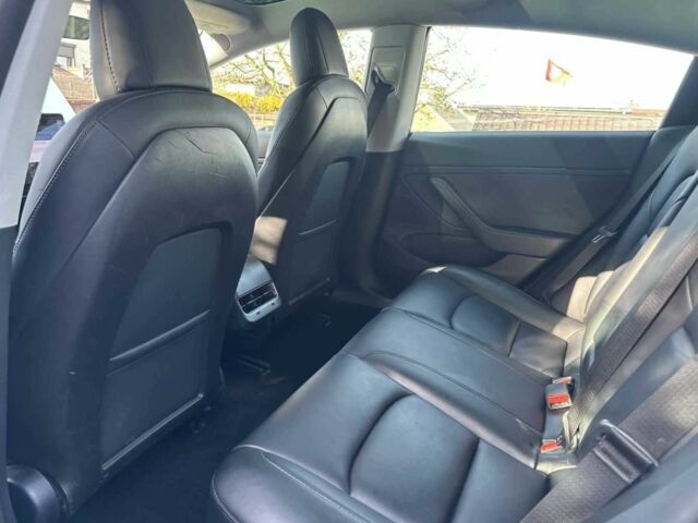 Белый Тесла Модель 3, объемом двигателя 0 л и пробегом 94 тыс. км за 13450 $, фото 10 на Automoto.ua