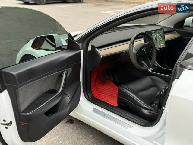 Білий Тесла Модель 3, об'ємом двигуна 0 л та пробігом 139 тис. км за 15700 $, фото 16 на Automoto.ua