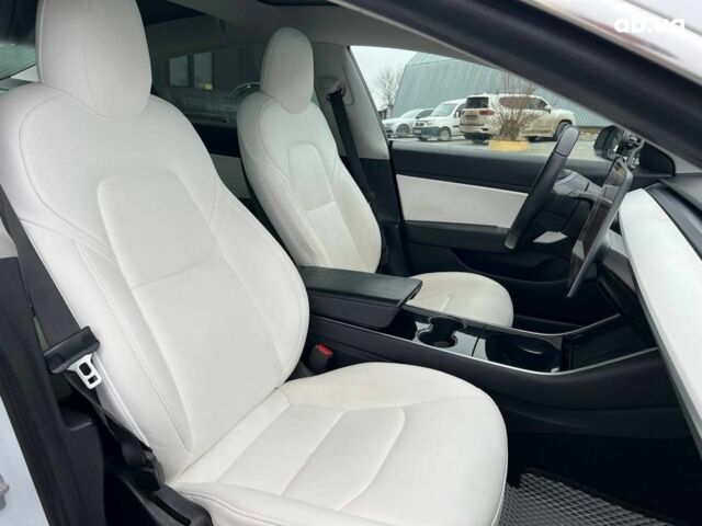 Білий Тесла Модель 3, об'ємом двигуна 0 л та пробігом 203 тис. км за 12000 $, фото 37 на Automoto.ua