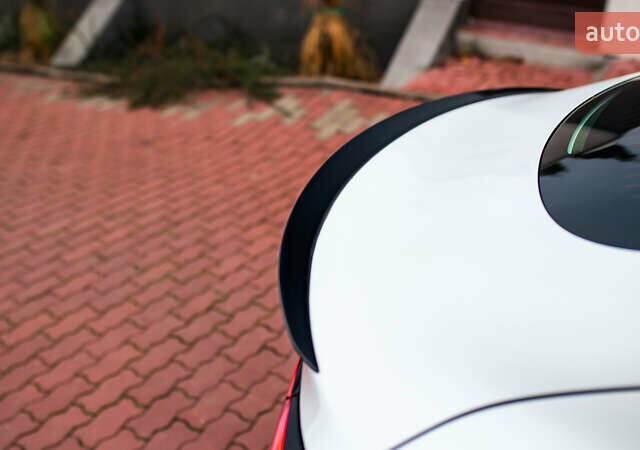 Белый Тесла Модель 3, объемом двигателя 0 л и пробегом 63 тыс. км за 15999 $, фото 17 на Automoto.ua