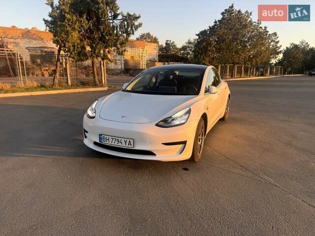 Белый Тесла Модель 3, объемом двигателя 0 л и пробегом 148 тыс. км за 16700 $, фото 7 на Automoto.ua