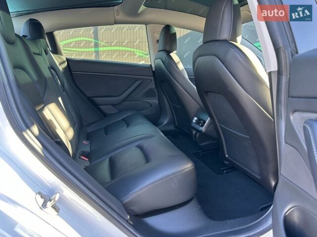 Білий Тесла Модель 3, об'ємом двигуна 0 л та пробігом 74 тис. км за 15500 $, фото 23 на Automoto.ua