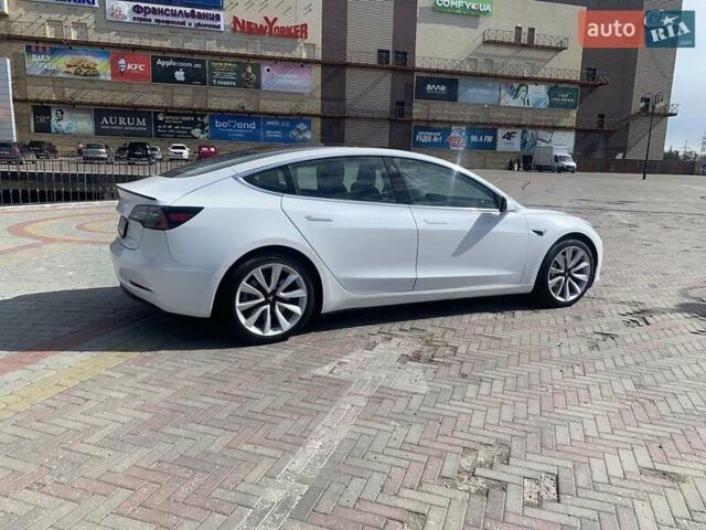 Білий Тесла Модель 3, об'ємом двигуна 0 л та пробігом 167 тис. км за 25500 $, фото 27 на Automoto.ua