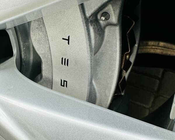 Білий Тесла Модель 3, об'ємом двигуна 0 л та пробігом 17 тис. км за 28200 $, фото 78 на Automoto.ua