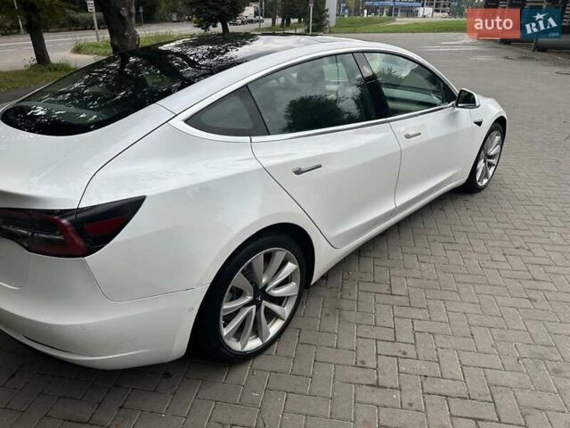 Белый Тесла Модель 3, объемом двигателя 0 л и пробегом 79 тыс. км за 16500 $, фото 7 на Automoto.ua