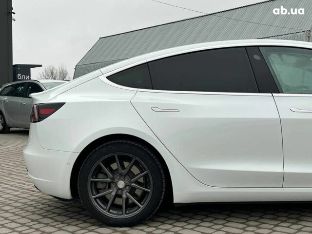 Білий Тесла Модель 3, об'ємом двигуна 0 л та пробігом 203 тис. км за 12000 $, фото 7 на Automoto.ua