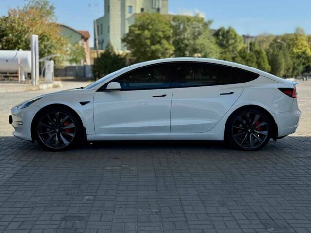 Белый Тесла Модель 3, объемом двигателя 0 л и пробегом 77 тыс. км за 21499 $, фото 7 на Automoto.ua