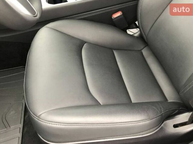 Белый Тесла Модель 3, объемом двигателя 0 л и пробегом 30 тыс. км за 13900 $, фото 8 на Automoto.ua