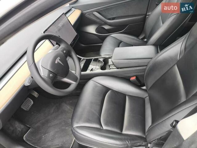 Белый Тесла Модель 3, объемом двигателя 0 л и пробегом 250 тыс. км за 14300 $, фото 9 на Automoto.ua