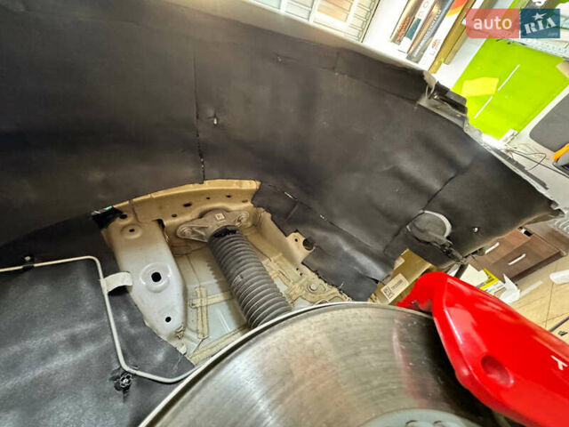 Білий Тесла Модель 3, об'ємом двигуна 0 л та пробігом 70 тис. км за 22500 $, фото 30 на Automoto.ua