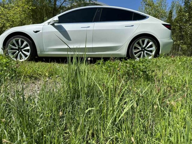 Білий Тесла Модель 3, об'ємом двигуна 0 л та пробігом 124 тис. км за 18300 $, фото 10 на Automoto.ua