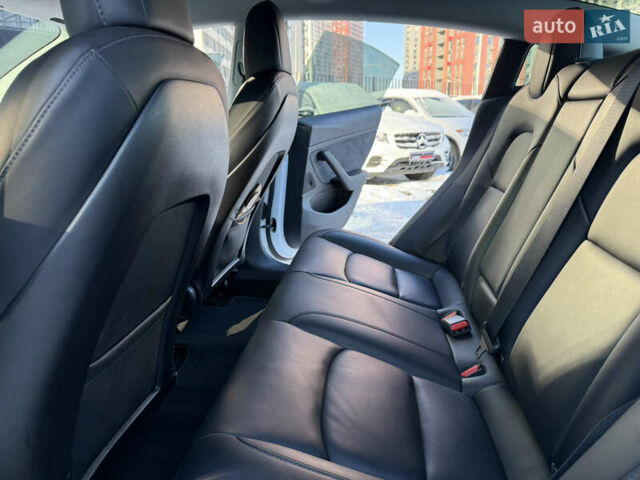 Білий Тесла Модель 3, об'ємом двигуна 0 л та пробігом 110 тис. км за 13500 $, фото 15 на Automoto.ua