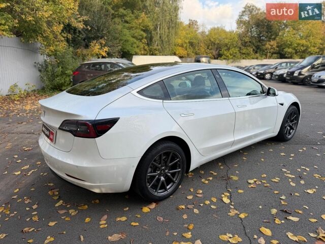 Білий Тесла Модель 3, об'ємом двигуна 0 л та пробігом 160 тис. км за 15500 $, фото 4 на Automoto.ua
