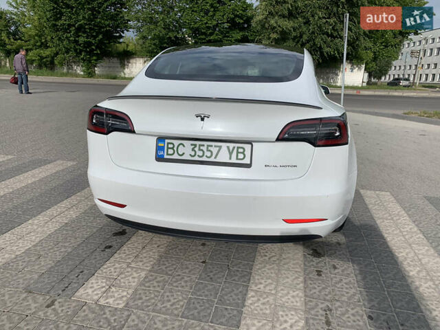 Белый Тесла Модель 3, объемом двигателя 0 л и пробегом 119 тыс. км за 18300 $, фото 2 на Automoto.ua