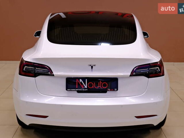 Белый Тесла Модель 3, объемом двигателя 0 л и пробегом 54 тыс. км за 15900 $, фото 13 на Automoto.ua