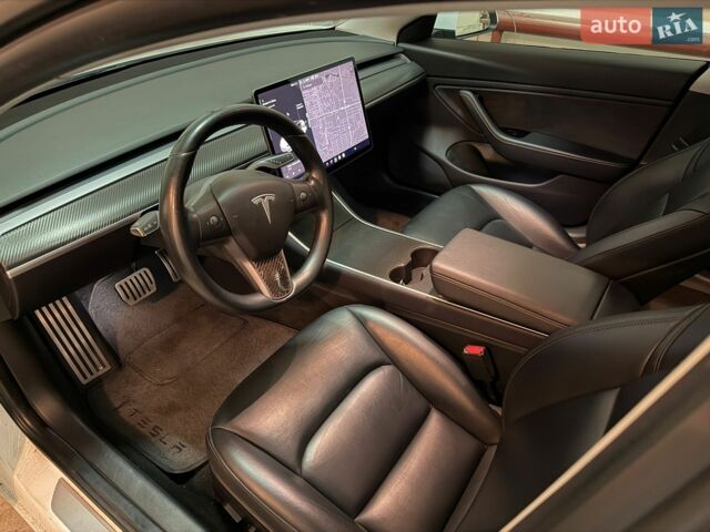 Білий Тесла Модель 3, об'ємом двигуна 0 л та пробігом 156 тис. км за 17600 $, фото 9 на Automoto.ua