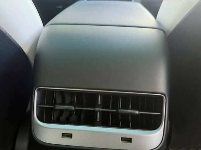 Тесла Модель 3 2019 у Белой Церкве на Automoto.ua Білий Тесла Модель 3, об'ємом двигуна 0 л та пробігом 44 тис. км за 15900 $, фото 10 на Automoto.ua