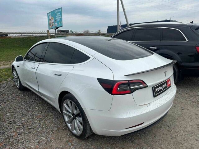 Белый Тесла Модель 3, объемом двигателя 0 л и пробегом 120 тыс. км за 14790 $, фото 5 на Automoto.ua
