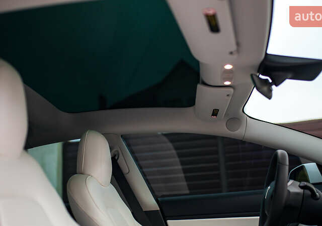 Белый Тесла Модель 3, объемом двигателя 0 л и пробегом 63 тыс. км за 15999 $, фото 45 на Automoto.ua