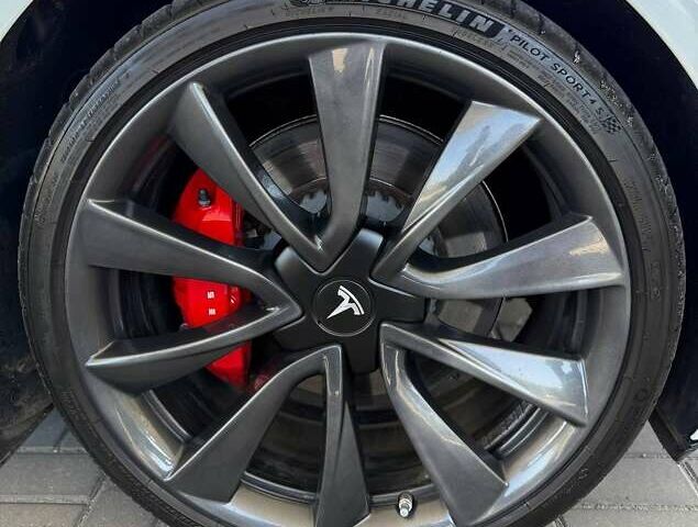 Белый Тесла Модель 3, объемом двигателя 0 л и пробегом 78 тыс. км за 20999 $, фото 31 на Automoto.ua