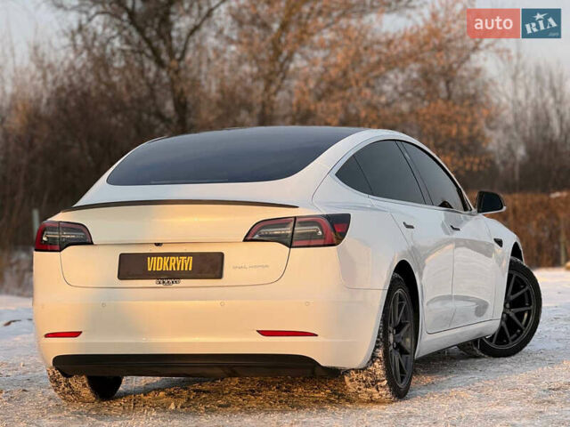 Белый Тесла Модель 3, объемом двигателя 0 л и пробегом 190 тыс. км за 15950 $, фото 19 на Automoto.ua