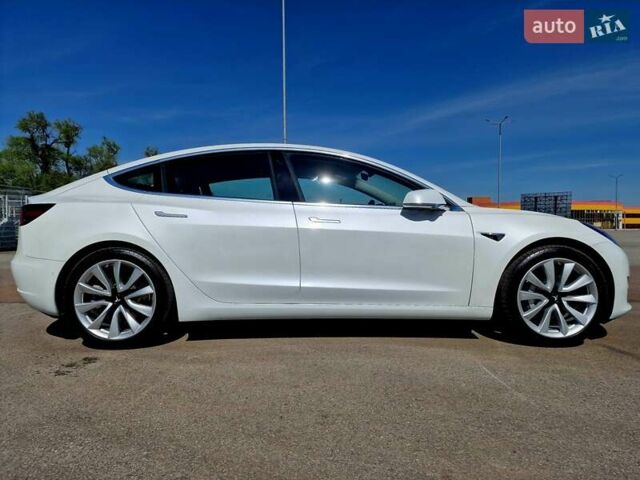 Белый Тесла Модель 3, объемом двигателя 0 л и пробегом 85 тыс. км за 21500 $, фото 9 на Automoto.ua