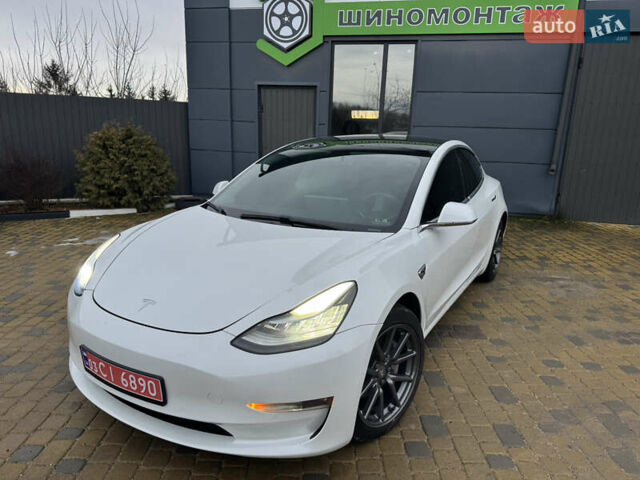 Белый Тесла Модель 3, объемом двигателя 0 л и пробегом 132 тыс. км за 17900 $, фото 2 на Automoto.ua