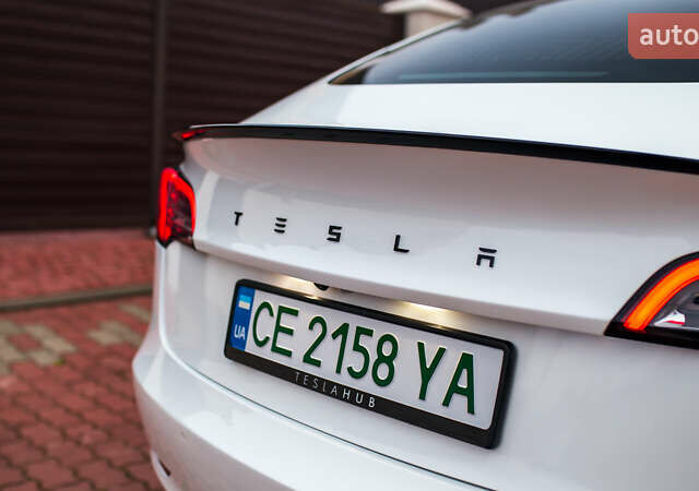 Белый Тесла Модель 3, объемом двигателя 0 л и пробегом 63 тыс. км за 15999 $, фото 19 на Automoto.ua
