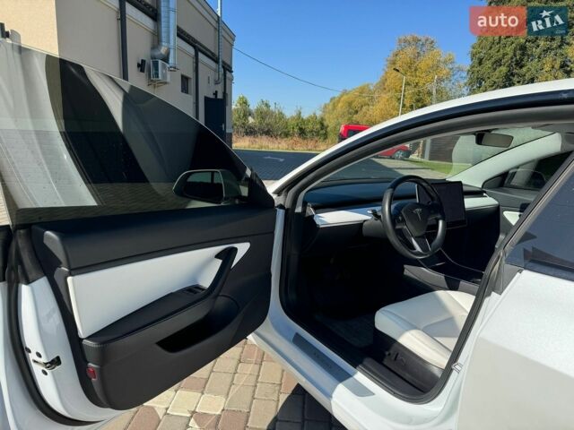 Белый Тесла Модель 3, объемом двигателя 0 л и пробегом 112 тыс. км за 16500 $, фото 15 на Automoto.ua