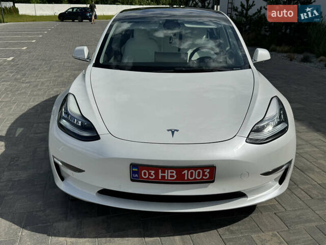 Белый Тесла Модель 3, объемом двигателя 0 л и пробегом 105 тыс. км за 19999 $, фото 4 на Automoto.ua
