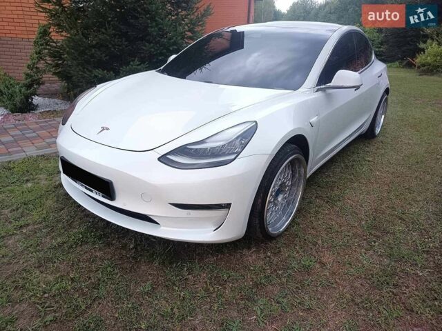 Білий Тесла Модель 3, об'ємом двигуна 0 л та пробігом 48 тис. км за 24800 $, фото 2 на Automoto.ua