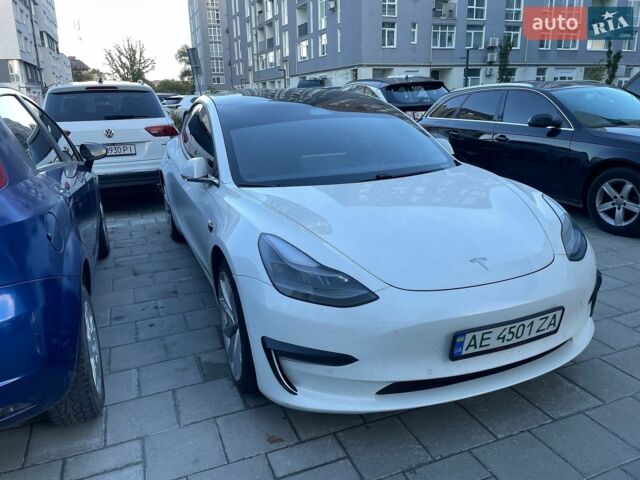 Білий Тесла Модель 3, об'ємом двигуна 0 л та пробігом 87 тис. км за 19500 $, фото 2 на Automoto.ua