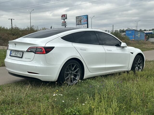 Белый Тесла Модель 3, объемом двигателя 0 л и пробегом 237 тыс. км за 14799 $, фото 5 на Automoto.ua